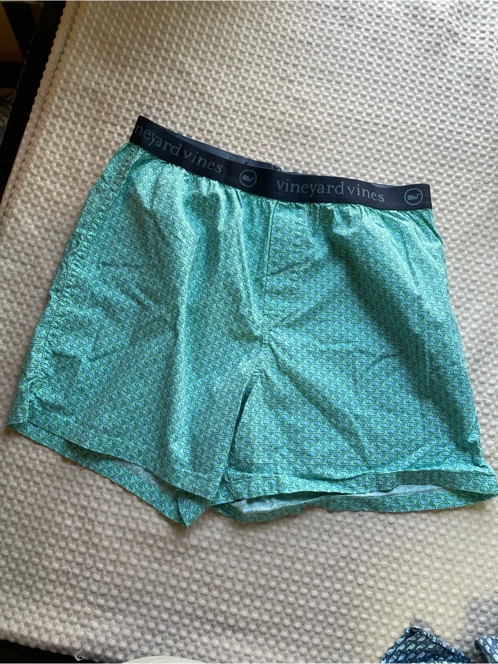 Vineyard Vines size excellent